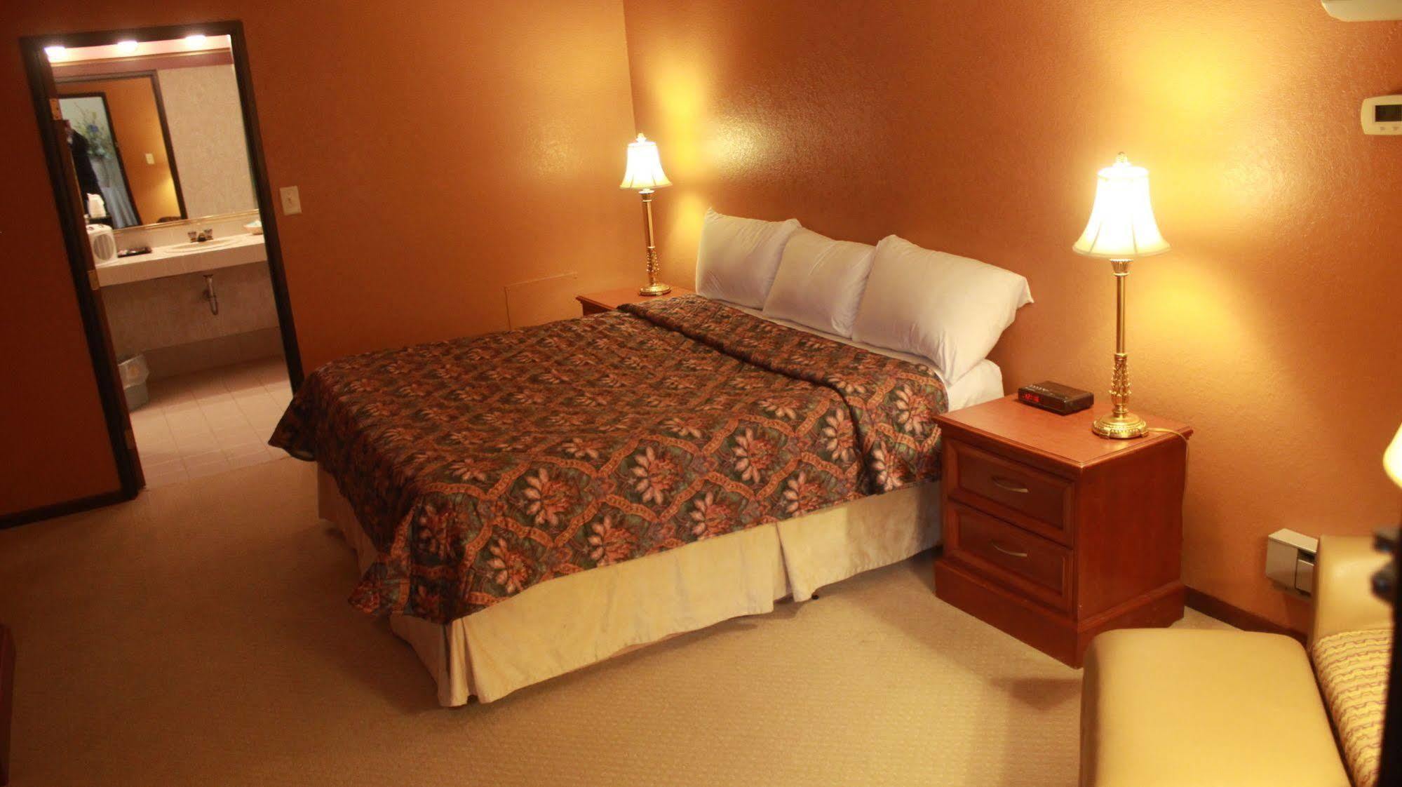 Shawano Four Seasons Resort Eksteriør billede